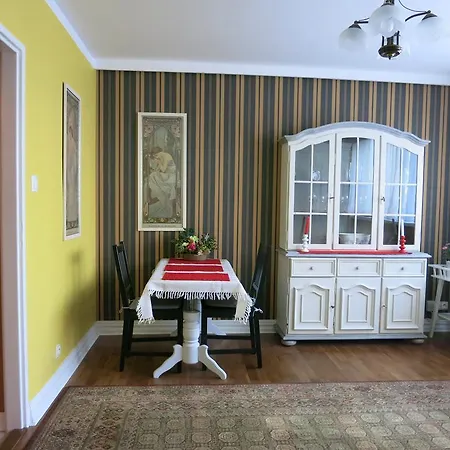 Senator Apartman Varsó
