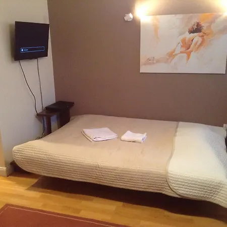 Senator Apartment *